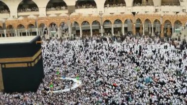 Kabe 'de, umrah ve hac zamanlarında çekilmiş görüntüler. Allah İslâm 'dır. Hacı kavramı için dua edin.