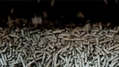 Yakacak odun ve saçma soba ürünleri. biyolojik dünya temiz enerji biyo-yakıt çevresi materyali