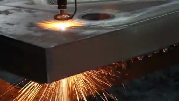 Uzavřít Řezání Laserem Obrábění Kovů Jiskry Cnc Obrábění Průmyslu Technologické — Stock video