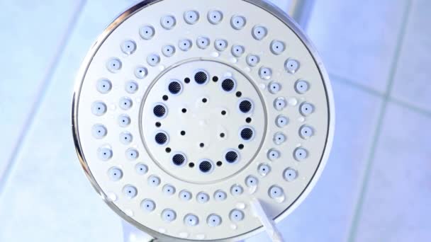 Koupelně Začne Tekoucí Sprcha Mytí Koupelen Pandemické Hygienické Návyky — Stock video