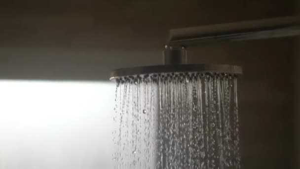 Droppar Vatten Faller Från Regn Dusch Tvätt Hygien Spray Ingen — Stockvideo