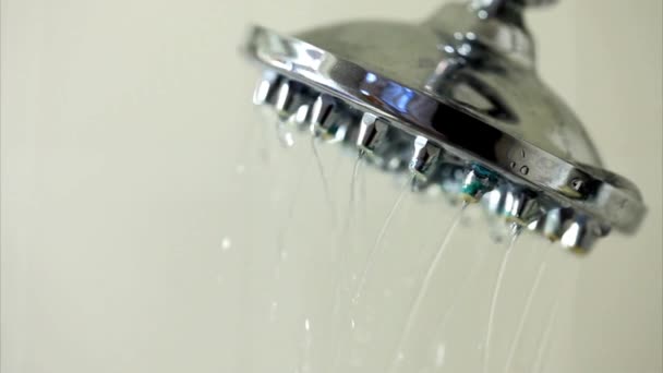 Sprcha Koupelna Kapkami Vody Tekoucí Tělo Péče Koncept Video Stock — Stock video