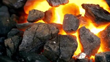 kömür yakıcı sıcak kömür fosil enerjisi 4k HD