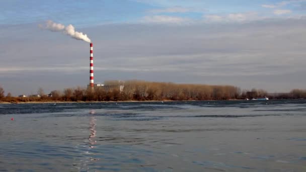 大気汚染車の排出量 工場からの化学物質 都市のほこり — ストック動画