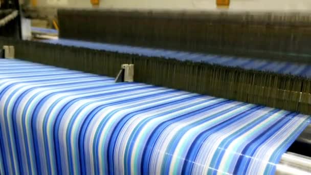 Herstellung Von Textilien Mit Automatisierten Maschinen Moderne Textilfabrik Textilindustrie Industrieller — Stockvideo
