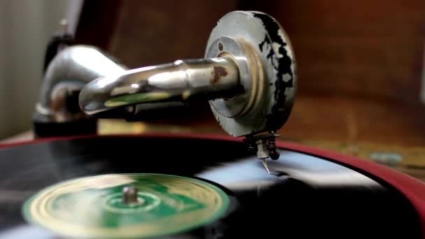 Grammophon Vintage Spielt Musik Schallplatte — Stockvideo