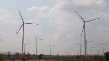 Rüzgar türbininin tarım enerjisi HD manzarası