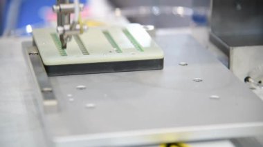 Endüstriyel ekipman endüstrisi iş teknolojisi fabrika metali üretim çelik makine kolu