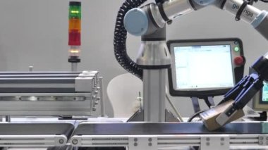 Endüstriyel ekipman endüstrisi iş teknolojisi fabrika metali üretim çelik makine kolu