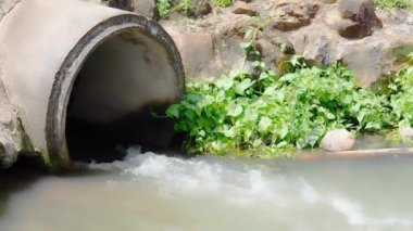 Endüstriyel atık su atığı kirliliği çevre çöplüğü doğa