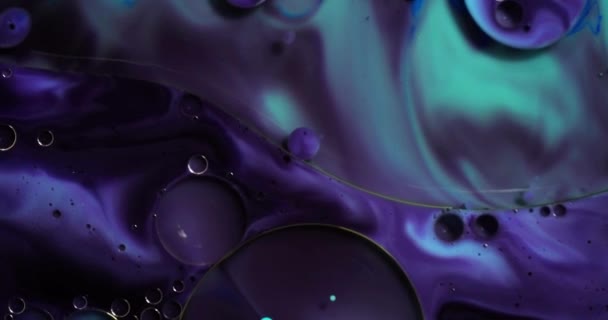 霓虹灯蓝色泡泡丙烯酸涂料紫色液体背景运动摘要彩绘背景 — 图库视频影像