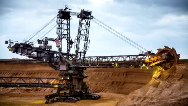 Γιγαντιαίο Ορυχείο Μηχανών Μεγάλο Μέγεθος Δράση Εξόρυξη Άνθρακα Μεταλλεύματος Και — Αρχείο Βίντεο