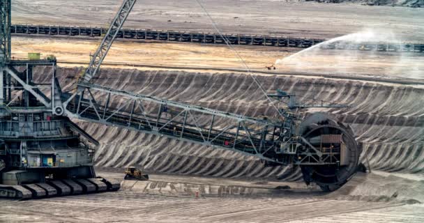 Giant Mining Excavator Bodem Oppervlakte Graafmachine Mijnbouw Mineraal Erts — Stockvideo