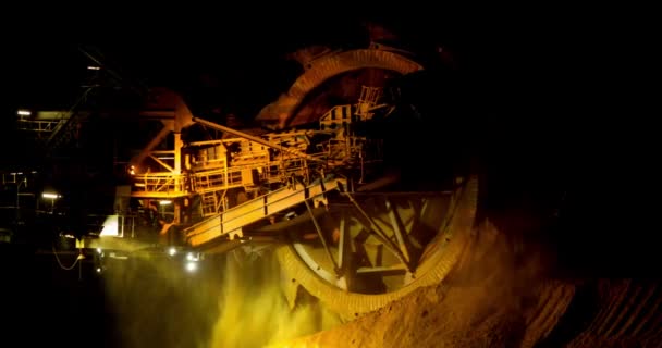 Průmyslový Strojírenský Průmysl Ocelové Obří Stroje Používané Povrchové Těžbě Hnědého — Stock video