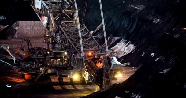 褐煤露天开采用钢巨型机工业拖拉机工业 — 图库视频影像