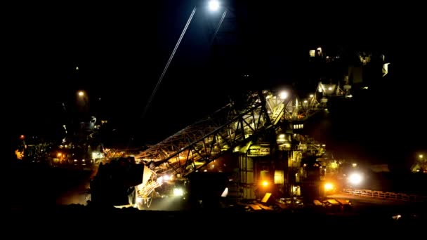 Enorme Máquina Minera Mina Carbón Mina Excavadora Lámpara Noche — Vídeos de Stock