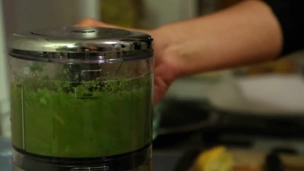 Fazer Sucos Com Liquidificador Casa Bebidas Alimentos Dietéticos Saudáveis Smoothies — Vídeo de Stock