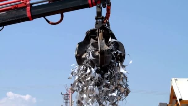 Гігантські Машини Затискання Вантажівок Переміщують Відходи Переробки Пересадку Промисловості Пластикових — стокове відео