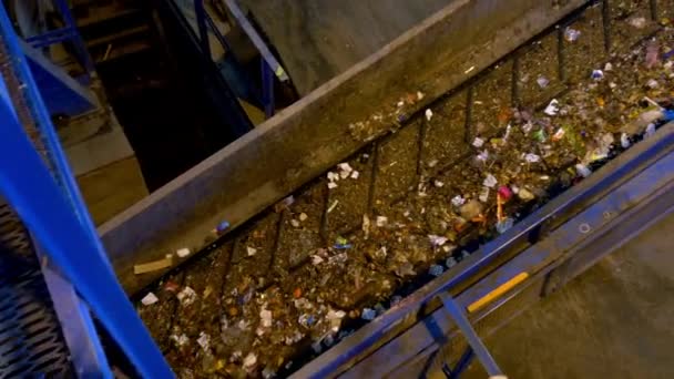 Roher Kunststoffmüll Förderbändern Recycling Umwelt Umweltfreundlicher Grüner Müll Material — Stockvideo