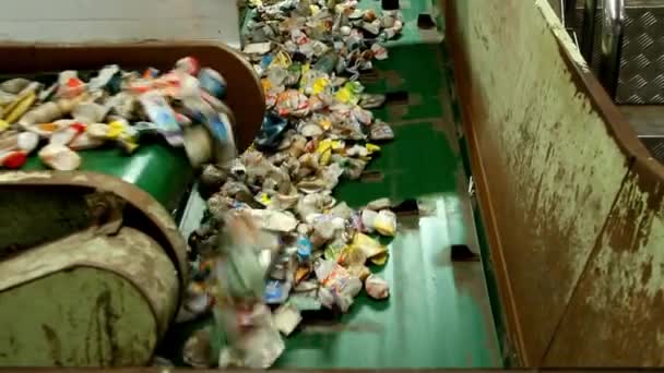 재활용 쓰레기를 재활용하여 재활용 쓰레기를 재활용하는 산업의 폐기물 — 비디오