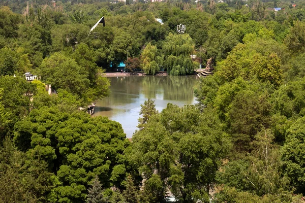Nehrin kuzeydeki en kirli şehirlerin bulunduğu eyaletin manzarası.