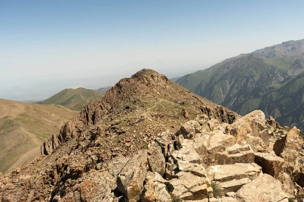 Dağların güzel manzarası