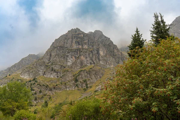 Dağların güzel manzarası