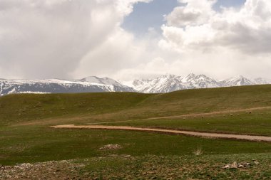 Dağların güzel manzarası