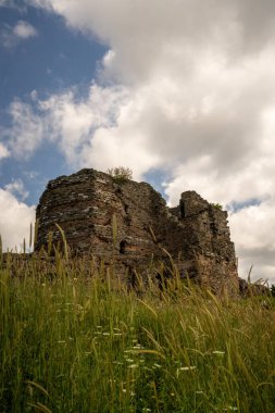 Şatonun yıkıntıları. Şehrin en güzel manzarası.