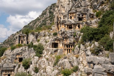 Eski şehrin kalıntıları hindi içinde.