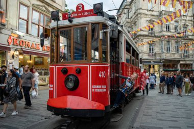 Prag, Czech Cumhuriyeti, Prag sokaklarında kırmızı tramvay