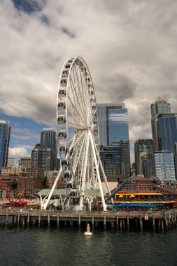 Seattle, ABD - Seattle City, Washington 'da dönme dolap. Seattle ikonikti ve 9-1