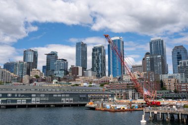 Seattle Washington 'daki tekneden Seattle Skyline manzarası