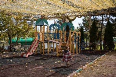 Parktaki çocuk parkı. Parktaki çocuk parkı..