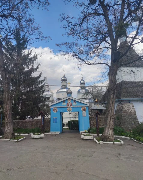 Ворота Святої Миколаївської Православної Церкви Вінниця Україна — стокове фото