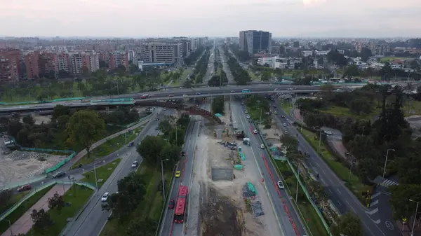 Binaları ve güzel renkleriyle Bogot şehrinin hava fotoğrafçılığı.