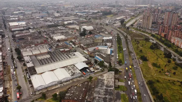 Binaları ve güzel renkleriyle Bogot şehrinin hava fotoğrafçılığı.