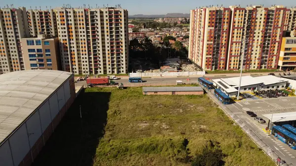 Bogot sokakları, gökyüzü ve binalar yukarıdan alındı