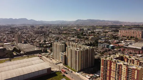 Bogot sokakları, gökyüzü ve binalar yukarıdan alındı