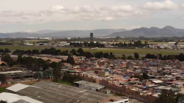 Bogot Gator Himmel Och Byggnader Tagna Ovanifrån — Stockvideo