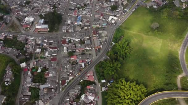 Воздушные Изображения Города Кофе Красивыми Зелеными Цветами — стоковое видео