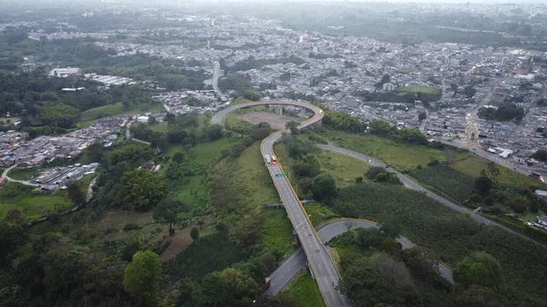 Merkez dağ sırasının hava görüntüleri, doğru adı verilen bölümde.