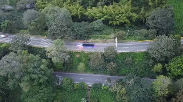 Merkez dağ sırasının hava görüntüleri, doğru adı verilen bölümde.