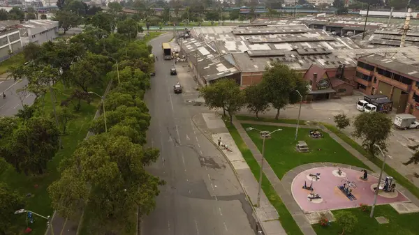 Trafiği ve yeşil sokaklarıyla Bogota 'nın hava görüntüleri