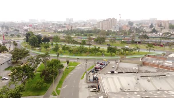 Luchtfoto Van Bogota Met Zijn Verkeers Groene Straten — Stockvideo