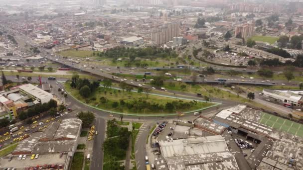 Zdjęcia Lotnicze Bogoty Jej Ruchu Zielone Ulice — Wideo stockowe