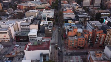 Bogot öğleden sonraları kırmızı binalarıyla