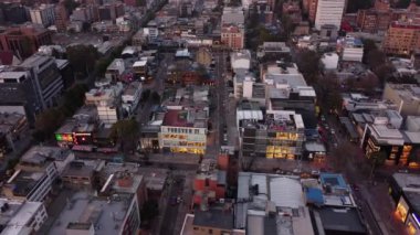 Bogot öğleden sonraları kırmızı binalarıyla