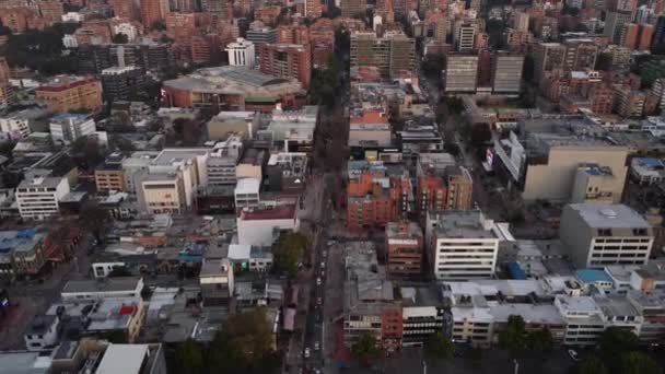 Bogot Popołudnia Czerwonymi Budynkami — Wideo stockowe