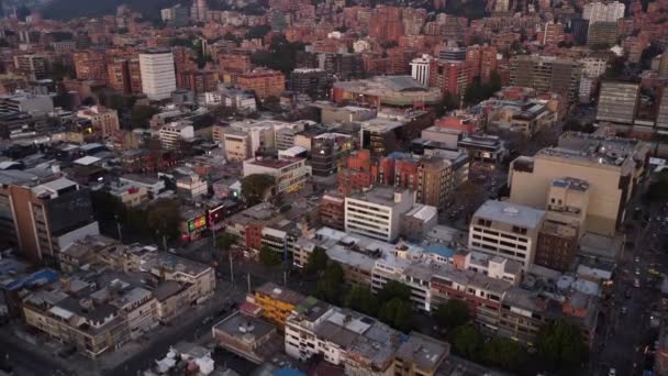 Bogot Popołudnia Czerwonymi Budynkami — Wideo stockowe